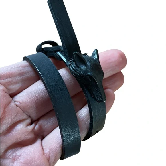 Black wrap Leather Wolf tribe bracelet - Picture 3 of 3